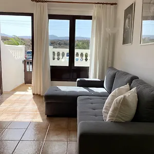 https://apartamentos-kira.in-canary-islands.com